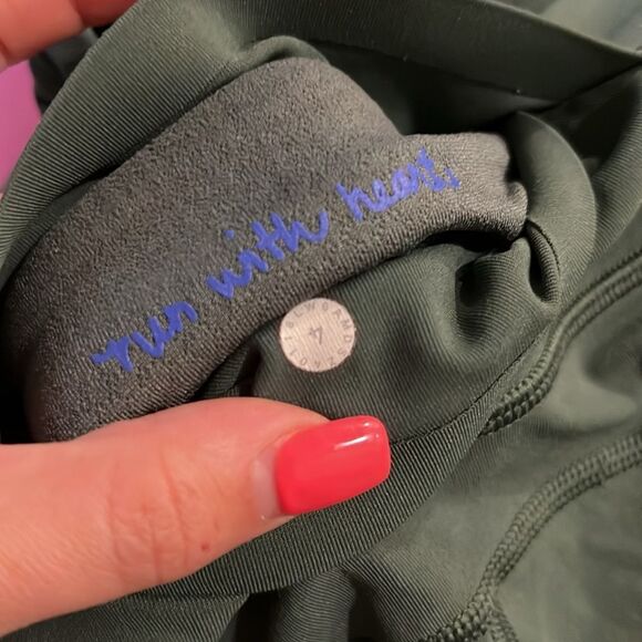 Lululemon • Time To Sweat Crop *23"
Dark Forest - Picture 5 of 6